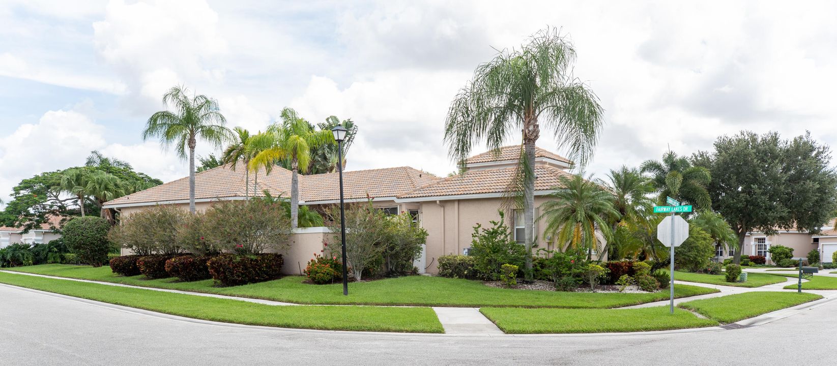 For Sale: $625,000 (3 beds, 3 baths, 2413 Square Feet)