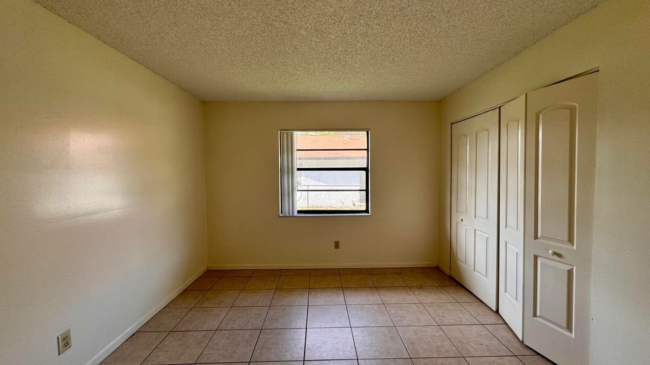 For Rent: $2,100 (2 beds, 1 baths, 950 Square Feet)