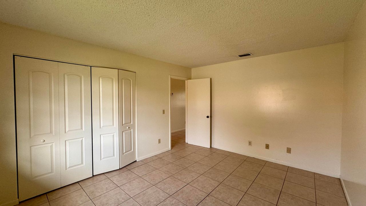 For Rent: $2,100 (2 beds, 1 baths, 950 Square Feet)