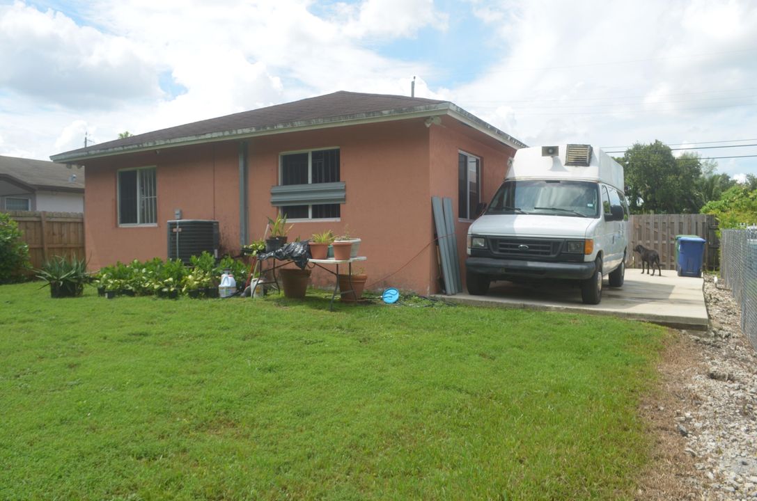 For Sale: $515,000 (3 beds, 2 baths, 1152 Square Feet)