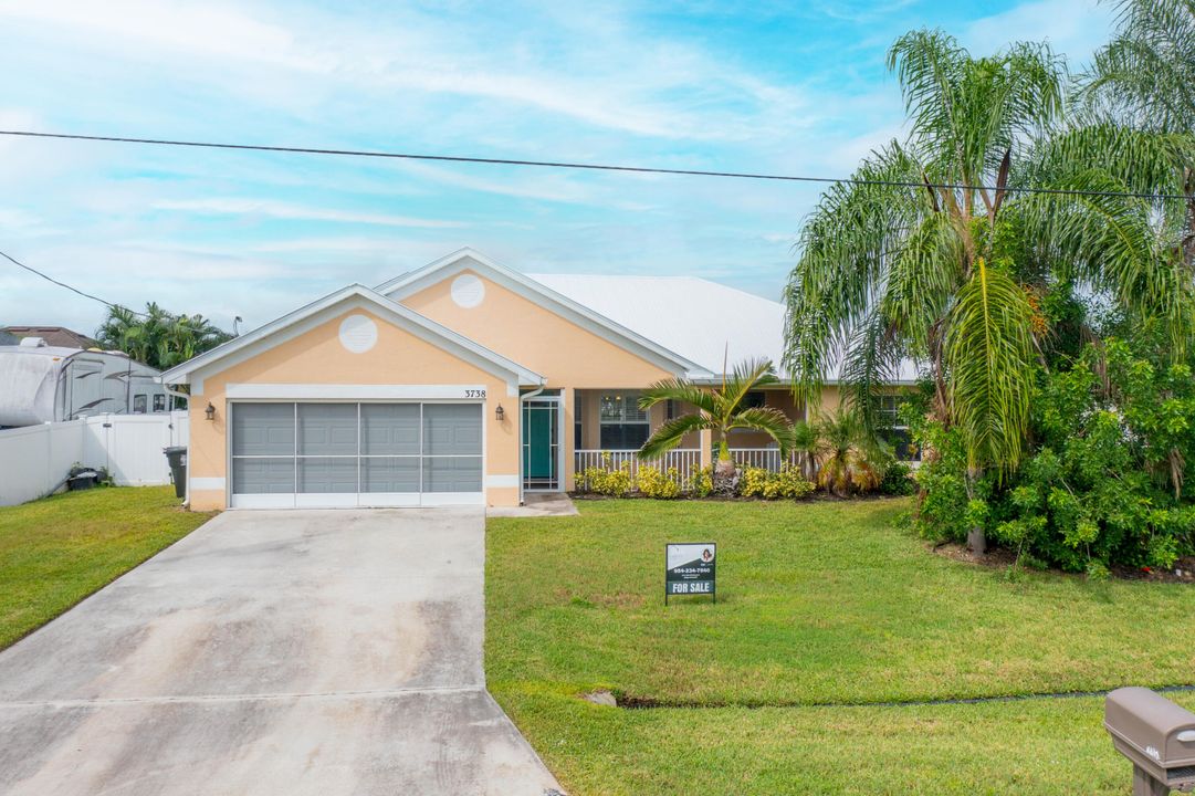 For Sale: $425,000 (3 beds, 2 baths, 1551 Square Feet)