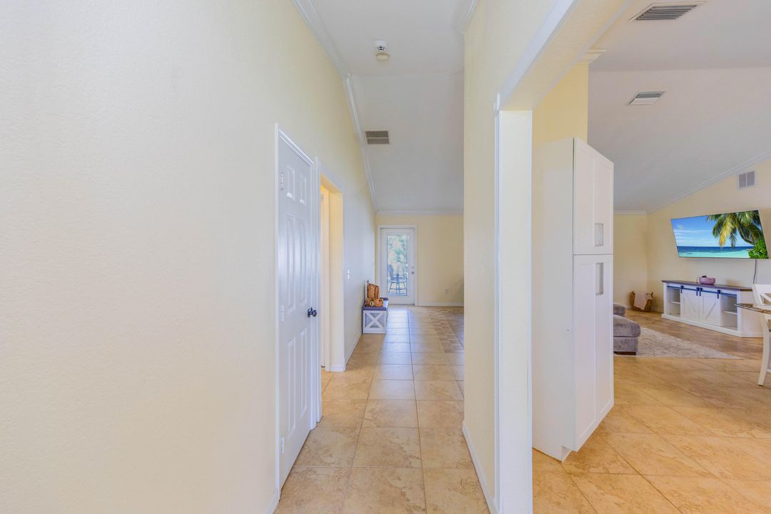 For Sale: $425,000 (3 beds, 2 baths, 1551 Square Feet)