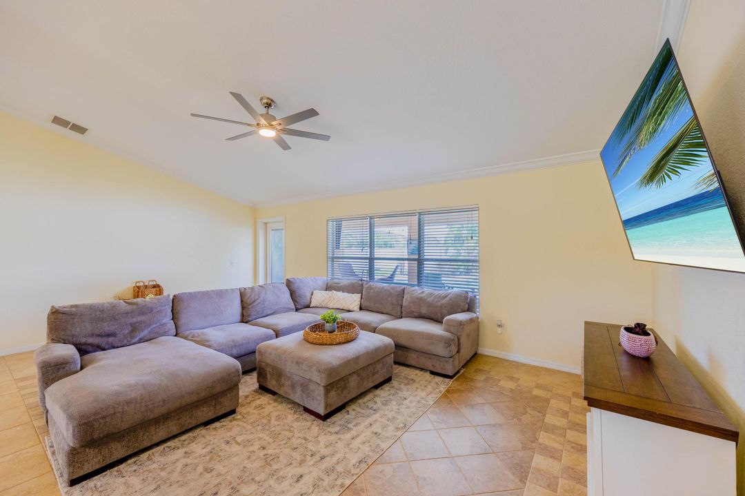 For Sale: $425,000 (3 beds, 2 baths, 1551 Square Feet)