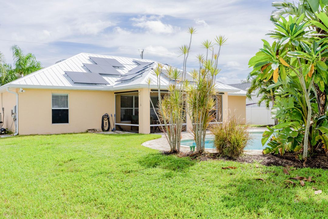 For Sale: $425,000 (3 beds, 2 baths, 1551 Square Feet)