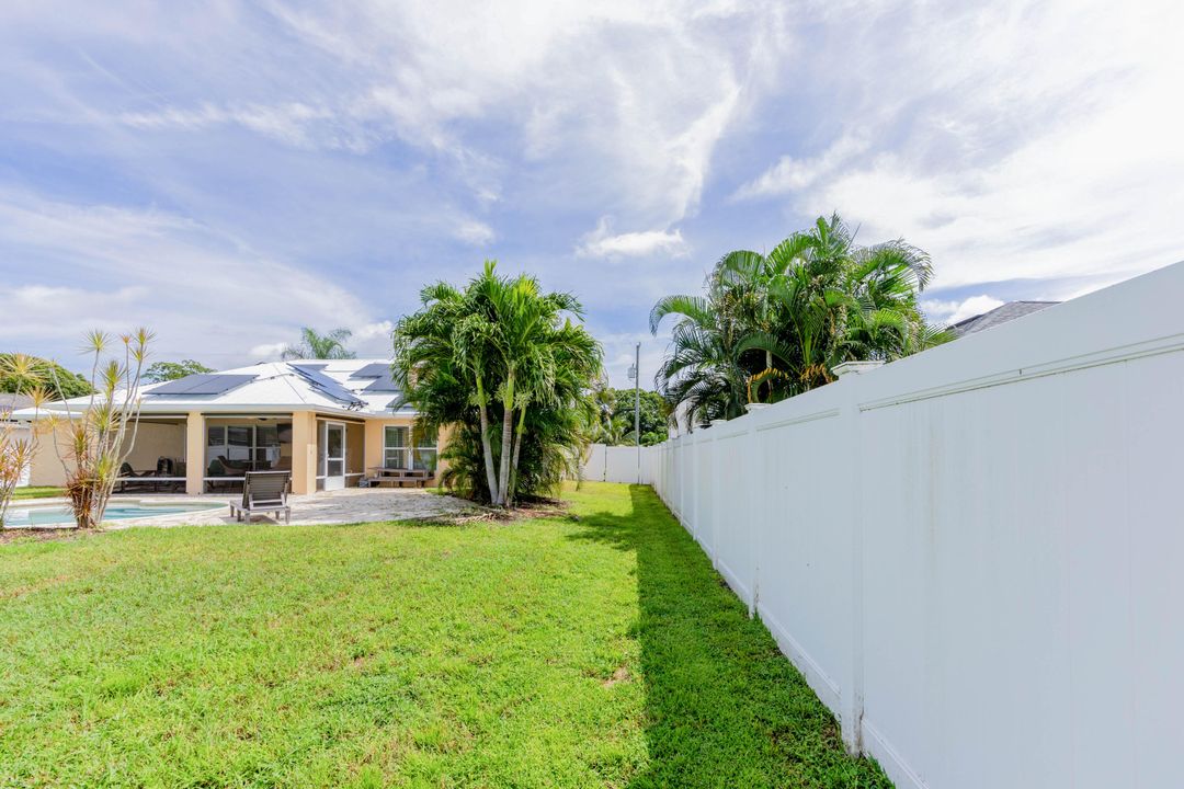 For Sale: $425,000 (3 beds, 2 baths, 1551 Square Feet)