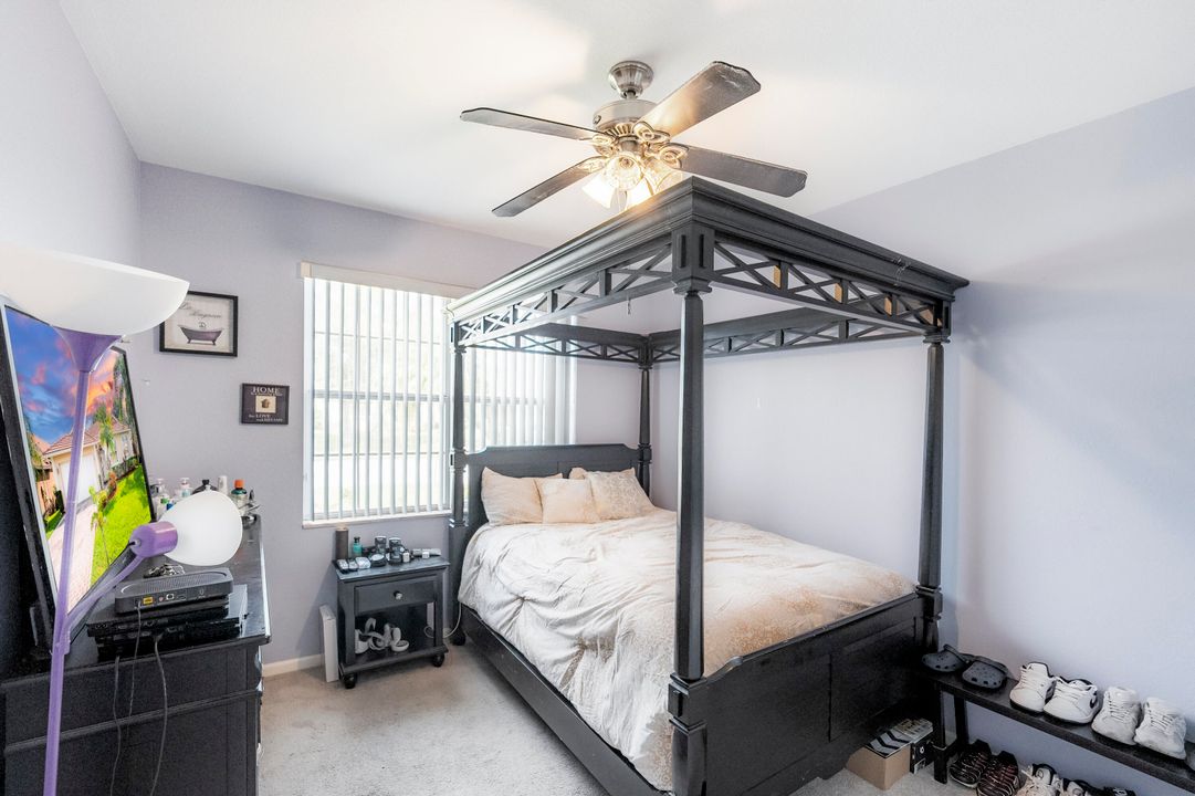 For Sale: $499,000 (4 beds, 2 baths, 2502 Square Feet)