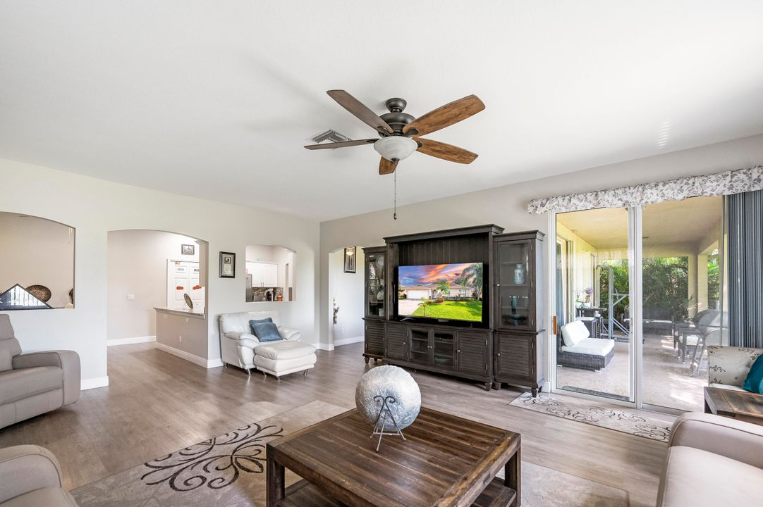 For Sale: $499,000 (4 beds, 2 baths, 2502 Square Feet)