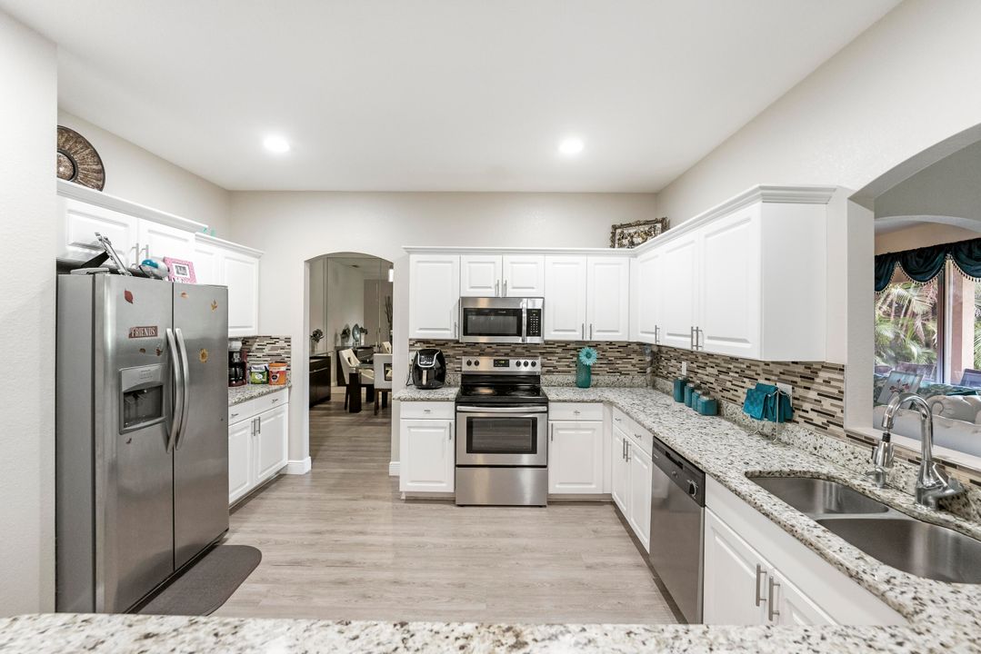 For Sale: $499,000 (4 beds, 2 baths, 2502 Square Feet)