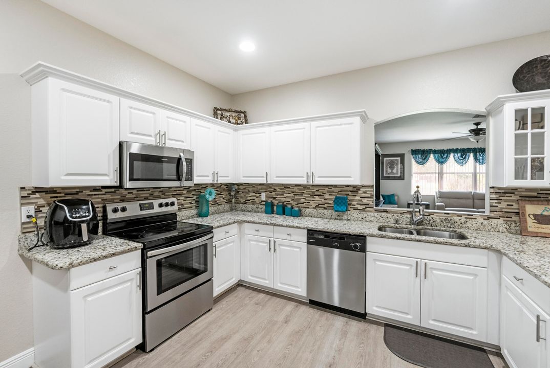 For Sale: $499,000 (4 beds, 2 baths, 2502 Square Feet)