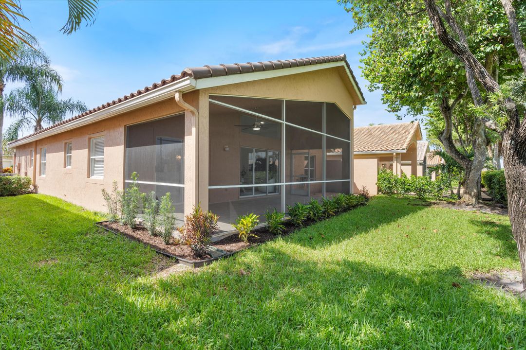 For Sale: $625,000 (3 beds, 2 baths, 1736 Square Feet)