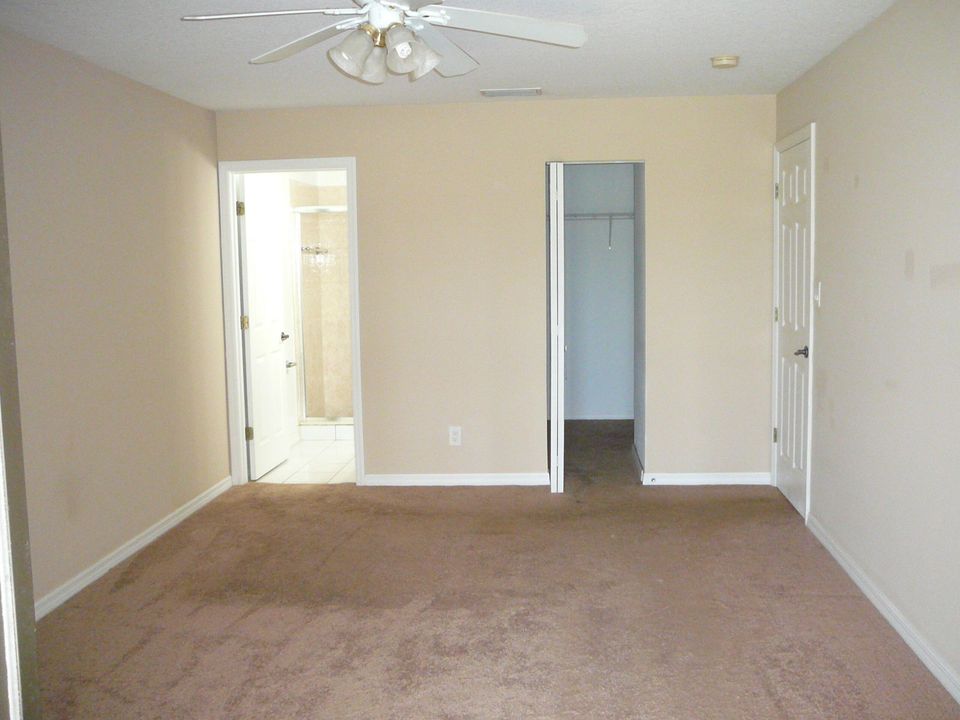 For Sale: $208,000 (2 beds, 2 baths, 1411 Square Feet)