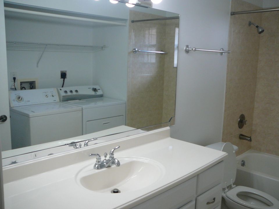 For Sale: $208,000 (2 beds, 2 baths, 1411 Square Feet)