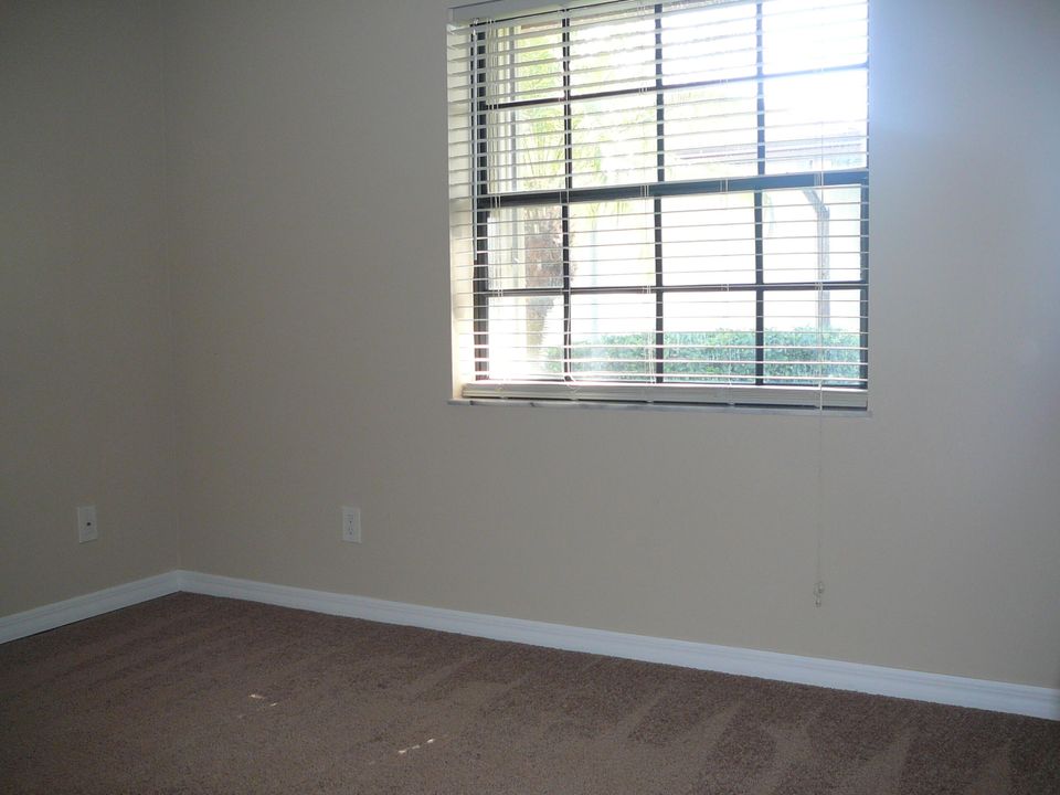 For Sale: $208,000 (2 beds, 2 baths, 1411 Square Feet)