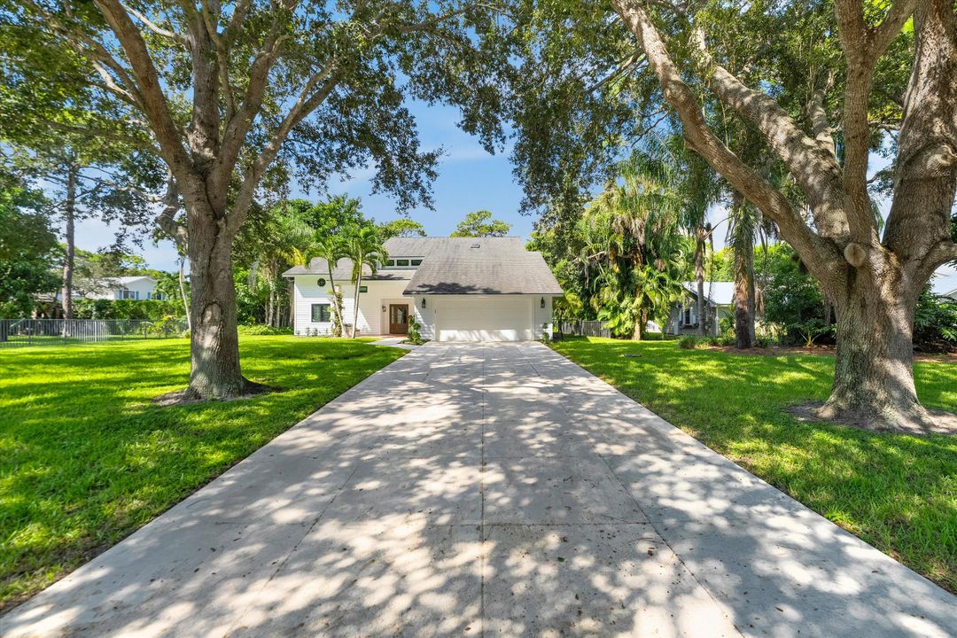 For Sale: $1,350,000 (4 beds, 3 baths, 2625 Square Feet)