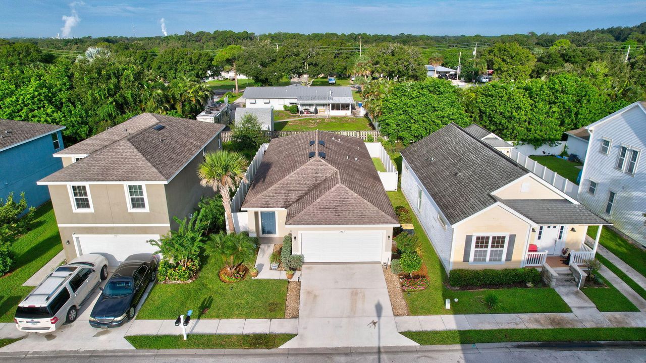 For Sale: $315,000 (3 beds, 2 baths, 1311 Square Feet)