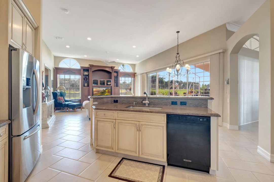 For Sale: $674,900 (3 beds, 2 baths, 2479 Square Feet)