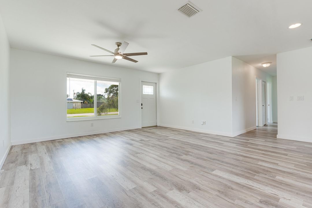 For Sale: $349,900 (3 beds, 2 baths, 1176 Square Feet)