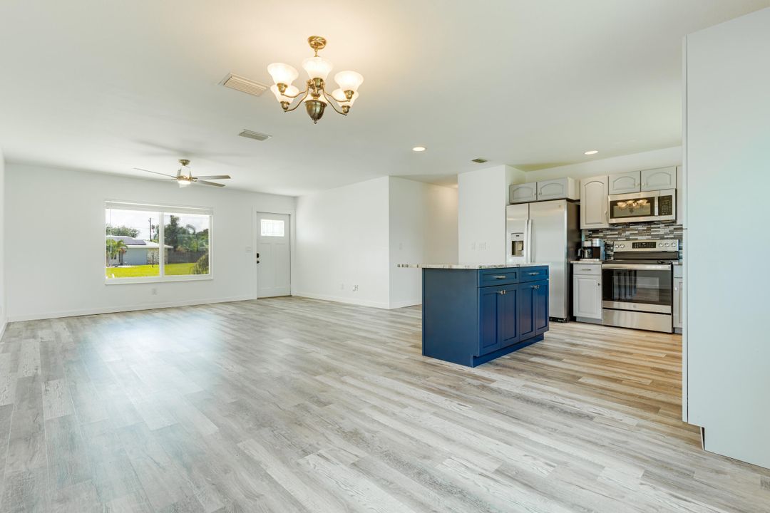 For Sale: $349,900 (3 beds, 2 baths, 1176 Square Feet)