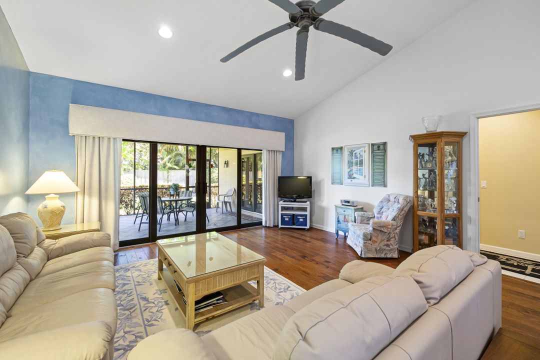 For Sale: $949,000 (3 beds, 2 baths, 2564 Square Feet)