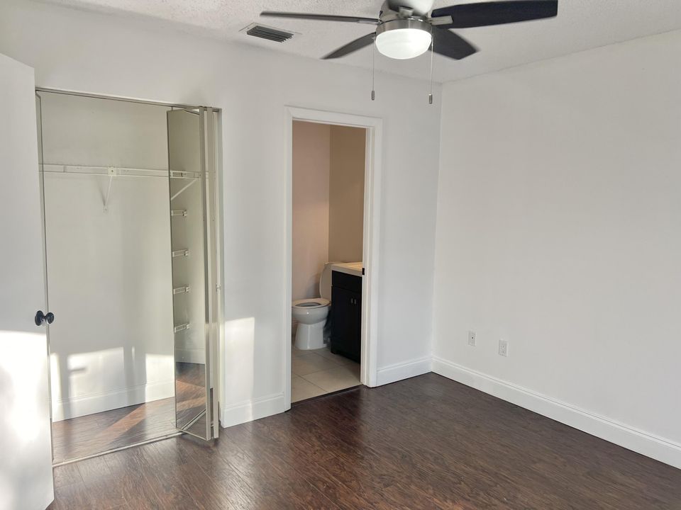 For Rent: $2,500 (2 beds, 2 baths, 1192 Square Feet)