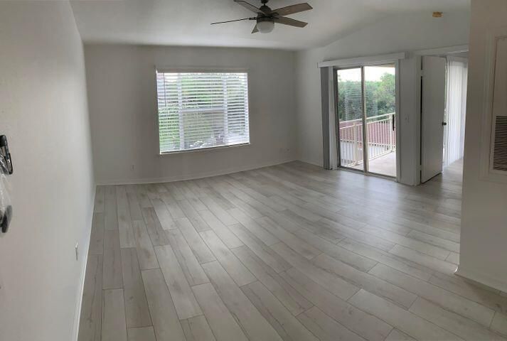 For Rent: $1,800 (1 beds, 1 baths, 705 Square Feet)