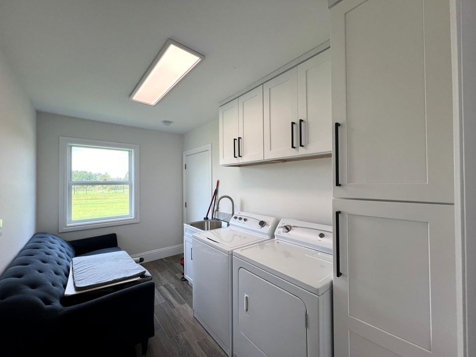 For Sale: $330,000 (2 beds, 2 baths, 1527 Square Feet)