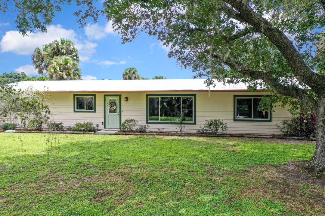 For Sale: $1,299,000 (3 beds, 3 baths, 1704 Square Feet)