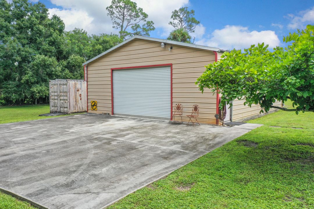 For Sale: $1,299,000 (3 beds, 3 baths, 1704 Square Feet)