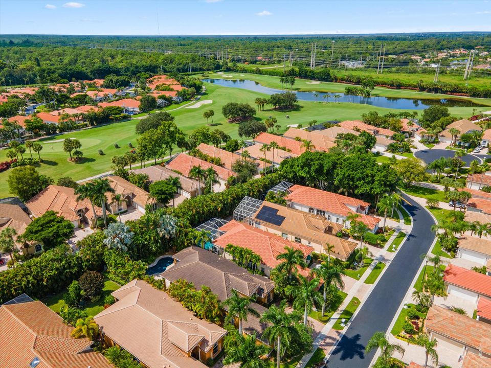 For Sale: $949,000 (4 beds, 3 baths, 2813 Square Feet)