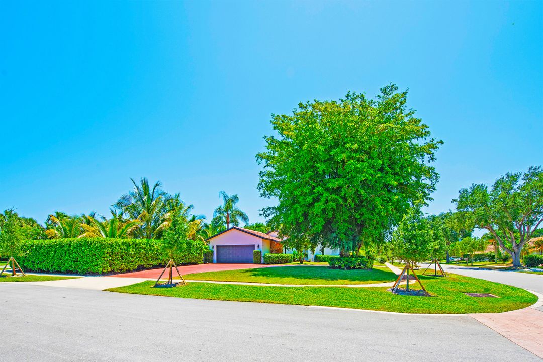 For Sale: $2,700,000 (3 beds, 3 baths, 2673 Square Feet)