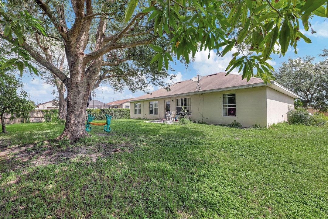 For Sale: $265,000 (4 beds, 2 baths, 1754 Square Feet)