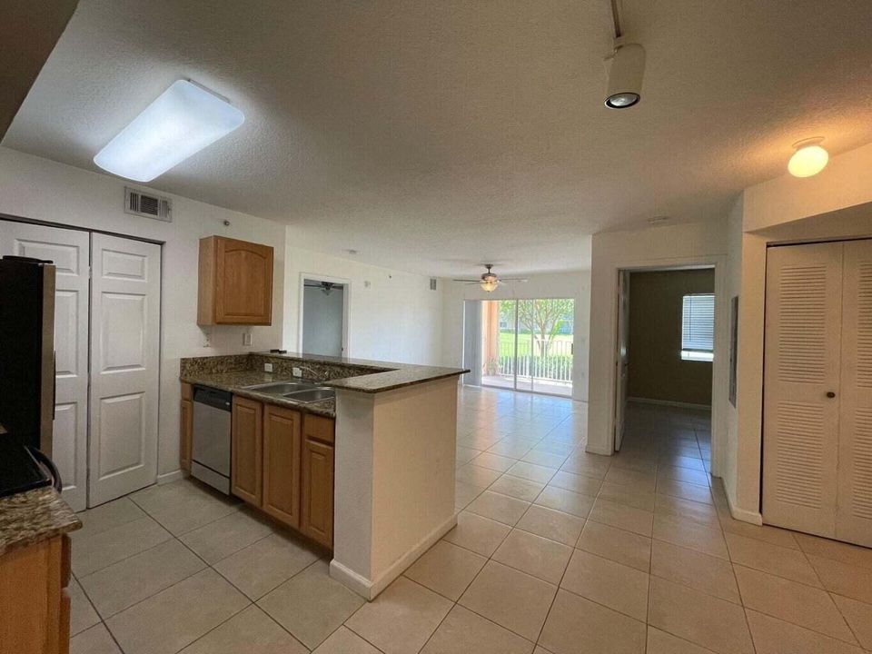 For Rent: $1,850 (2 beds, 2 baths, 1068 Square Feet)