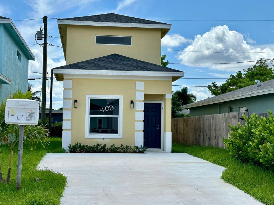 For Sale: $449,900 (3 beds, 2 baths, 1234 Square Feet)