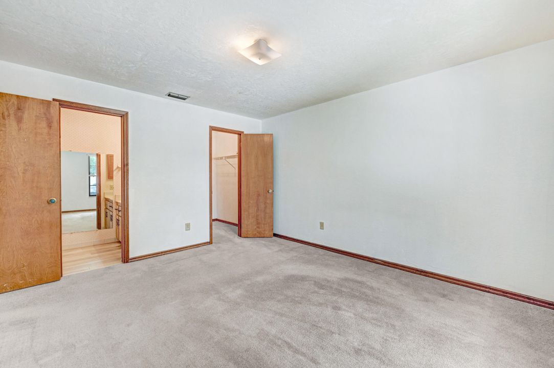 For Sale: $199,000 (2 beds, 2 baths, 1136 Square Feet)