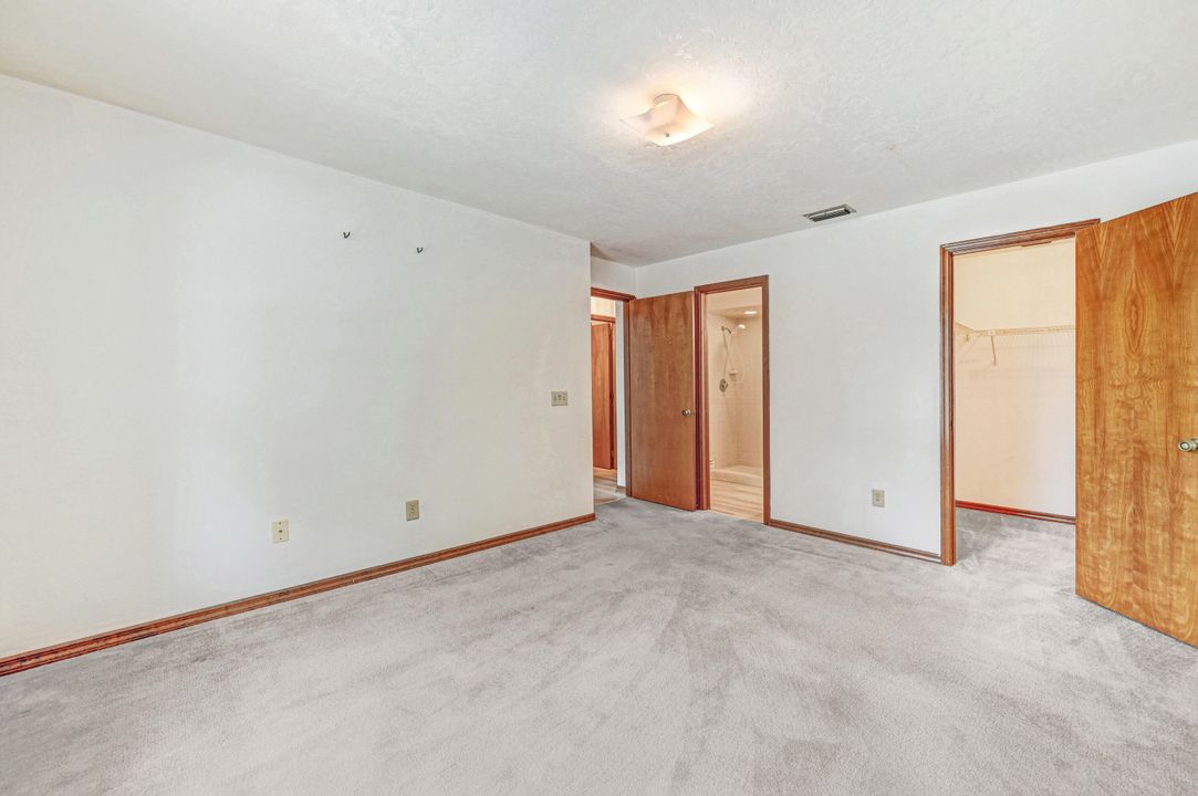 For Sale: $199,000 (2 beds, 2 baths, 1136 Square Feet)