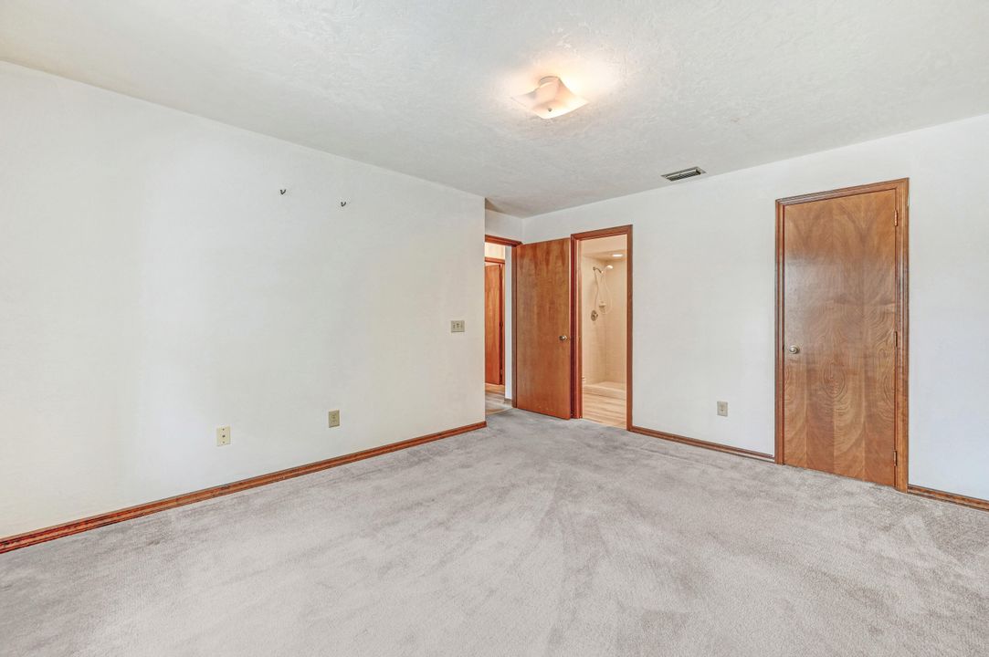 For Sale: $199,000 (2 beds, 2 baths, 1136 Square Feet)