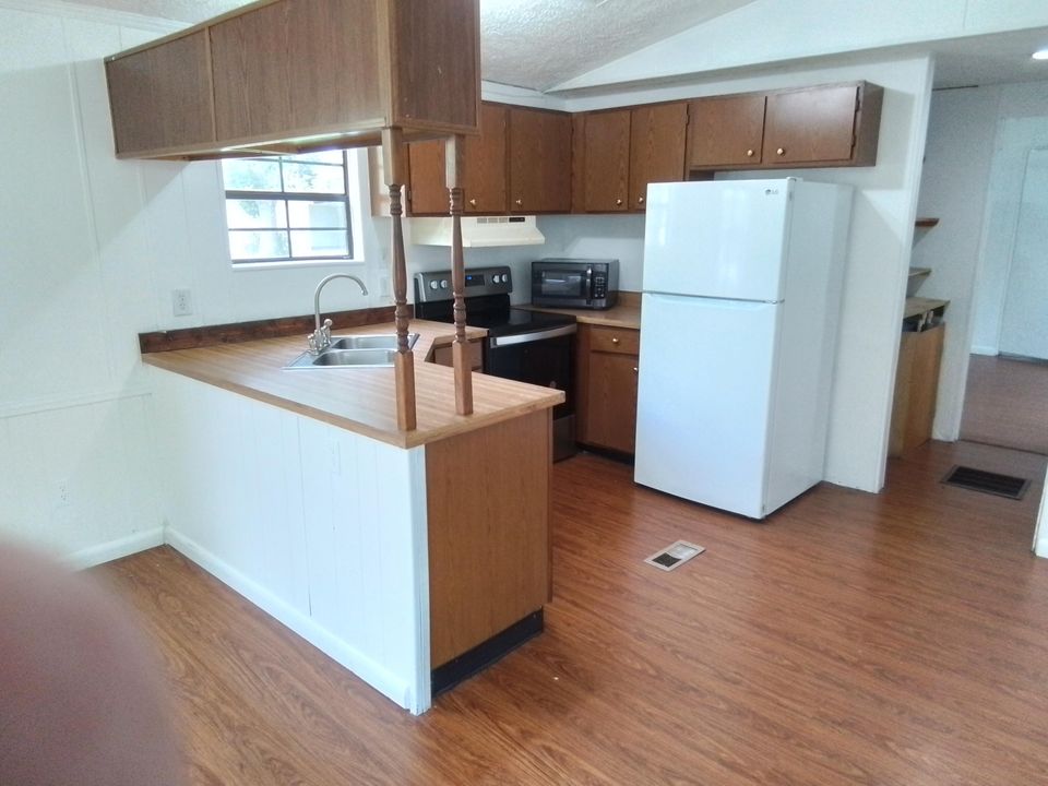 For Rent: $1,900 (2 beds, 2 baths, 924 Square Feet)