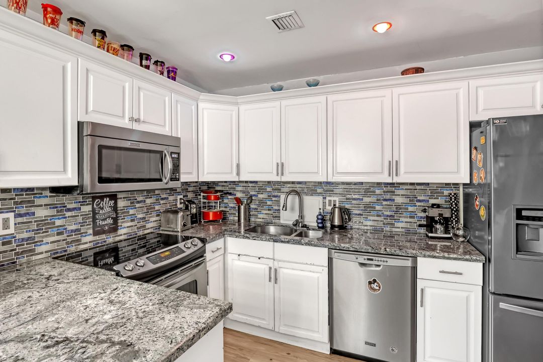 For Sale: $390,000 (3 beds, 2 baths, 1764 Square Feet)