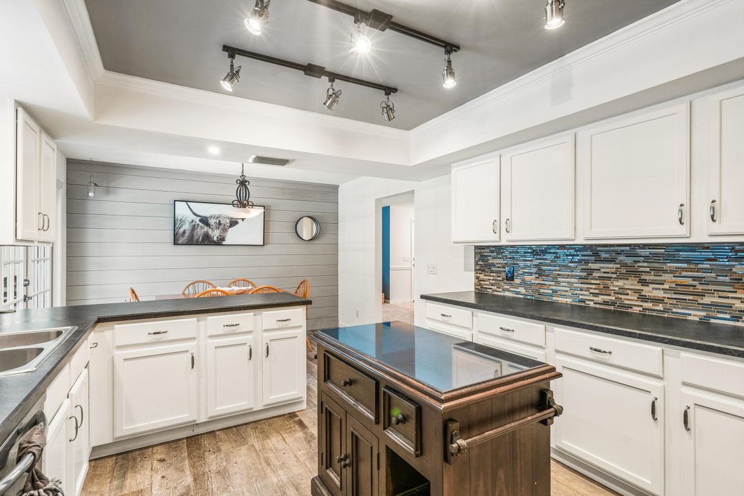 For Sale: $479,900 (3 beds, 2 baths, 1767 Square Feet)