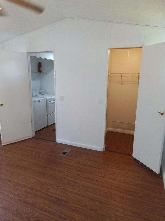 For Rent: $1,900 (2 beds, 2 baths, 924 Square Feet)