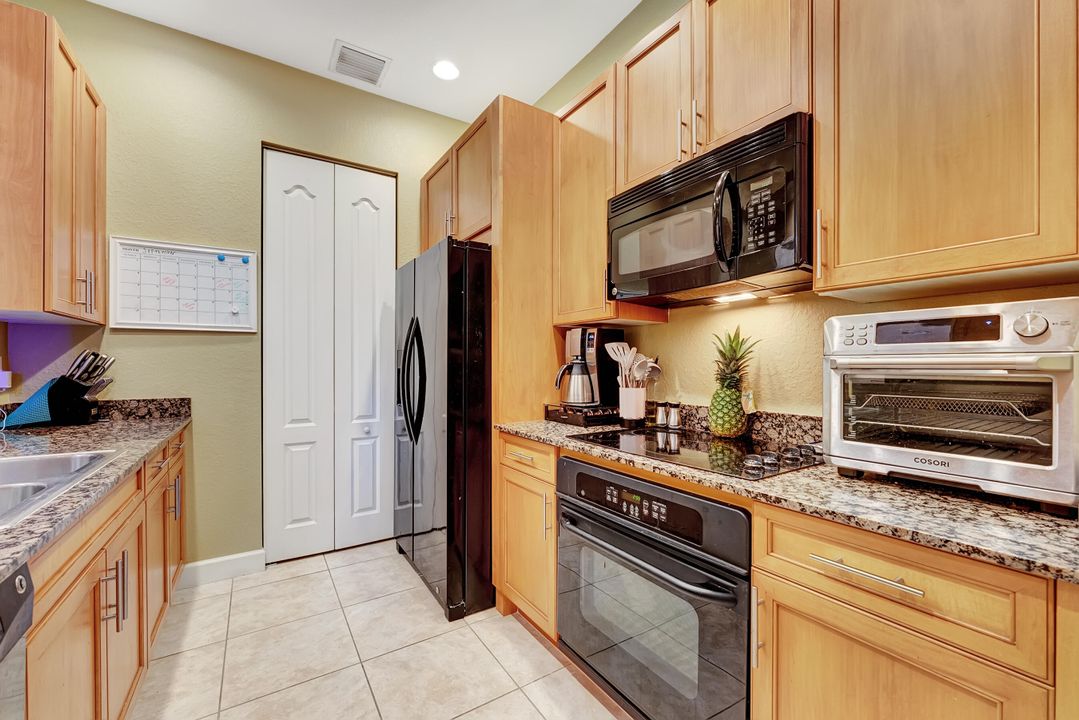 For Sale: $435,000 (3 beds, 2 baths, 1748 Square Feet)