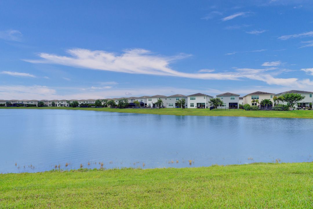 For Sale: $699,000 (3 beds, 2 baths, 1790 Square Feet)