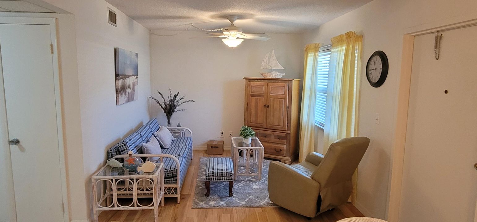 For Rent: $1,700 (2 beds, 2 baths, 860 Square Feet)