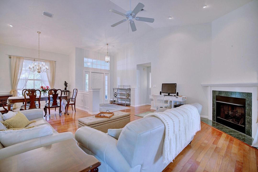 For Sale: $789,900 (3 beds, 2 baths, 2120 Square Feet)