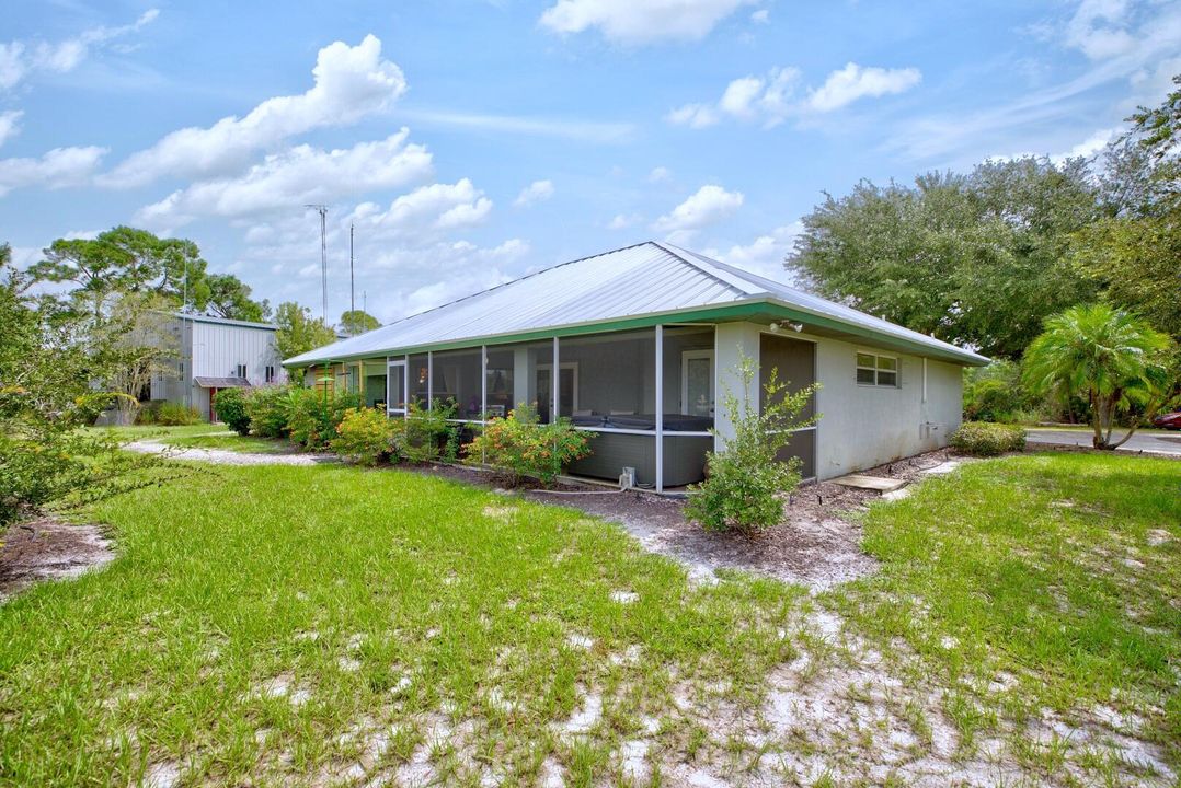 For Sale: $789,900 (3 beds, 2 baths, 2120 Square Feet)