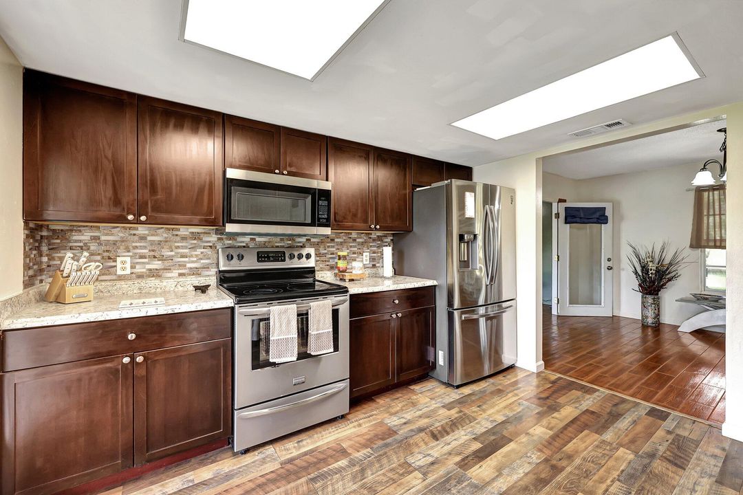 For Sale: $469,900 (3 beds, 2 baths, 1740 Square Feet)