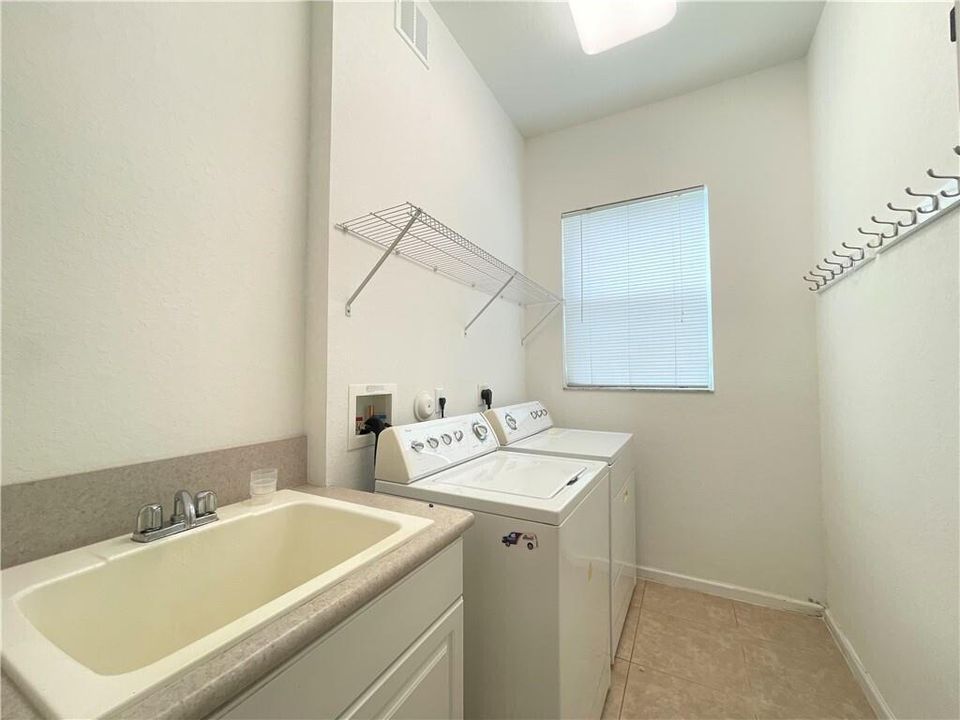 For Rent: $4,800 (4 beds, 3 baths, 3317 Square Feet)