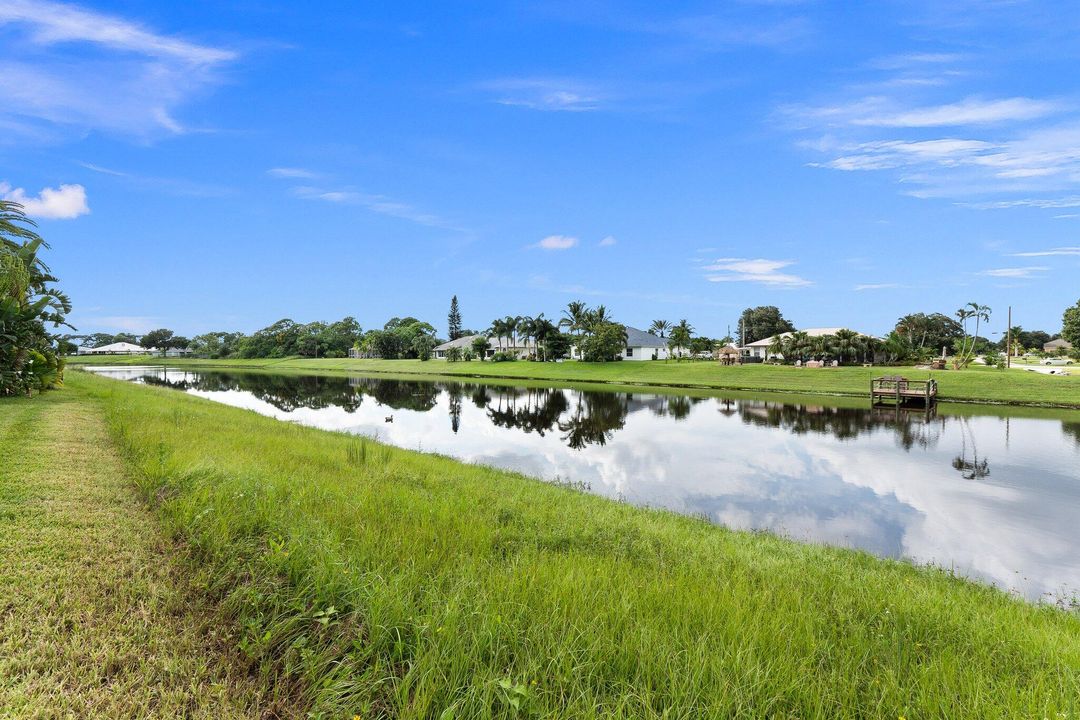 For Sale: $475,000 (3 beds, 2 baths, 1916 Square Feet)