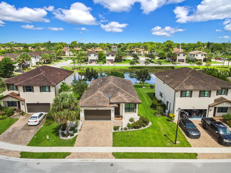 For Sale: $575,000 (3 beds, 2 baths, 1684 Square Feet)