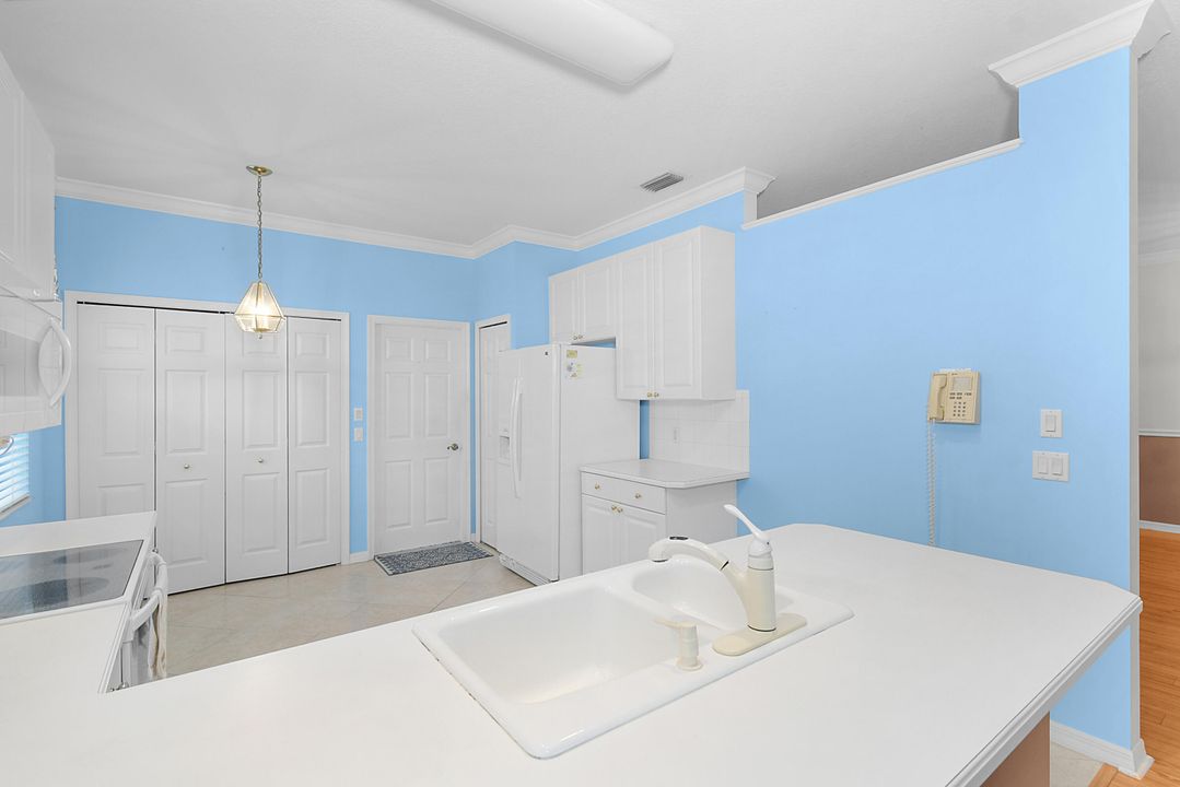 For Sale: $309,000 (2 beds, 2 baths, 1673 Square Feet)